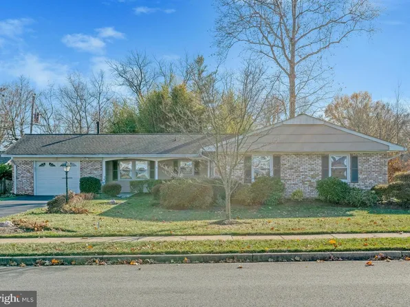 13107 Poplar Tree Rd, Fairfax, VA 22033