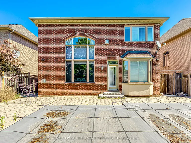 2473 Tesla Cres — Photo 43