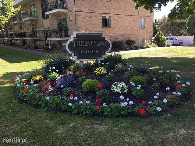 Hillcrest Manor Sign (1)