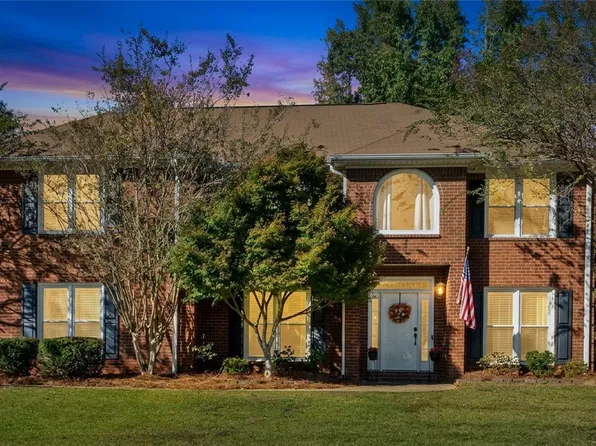 6124 Crepe Myrtle Cir, Tuscaloosa, AL 35405