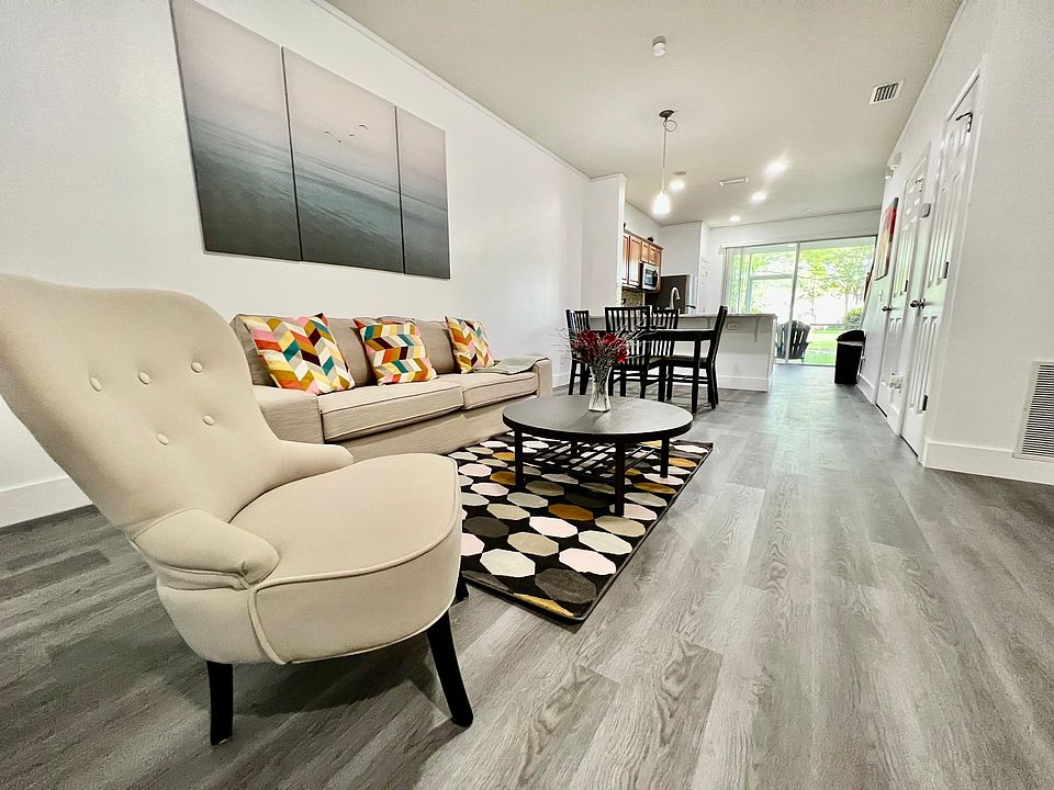 1st image of 3712 Summerlin Ln