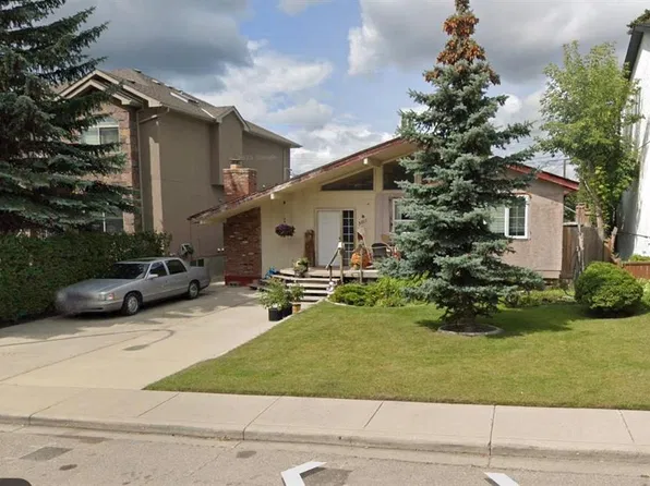 3811 E 44th St SW, Calgary, AB T3E 3S4