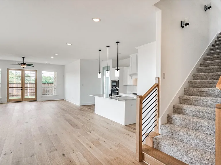 2302 Mercy Way — Photo 8