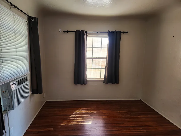 542 W Bush St #0 — Photo 11
