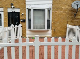 2017 Pine St APT B, Des Plaines, IL 60018