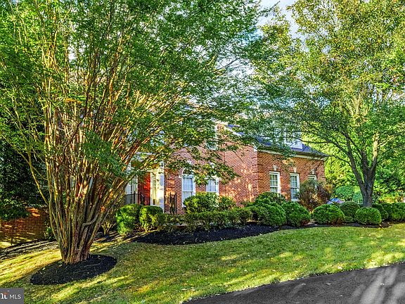4th image of 7854 Bressingham Dr