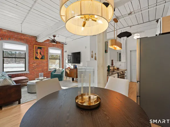 222 Williams Street East APT 223, Glastonbury, CT 06033