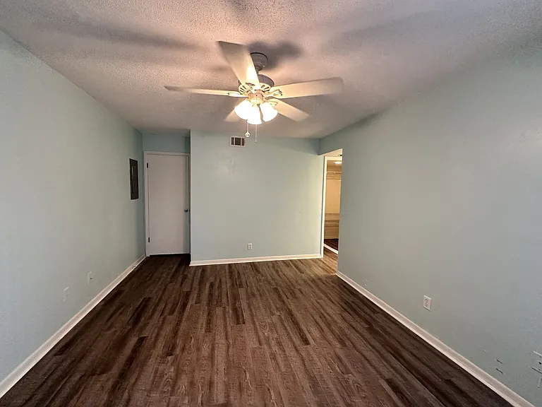 13 Surrey Ct — Photo 14