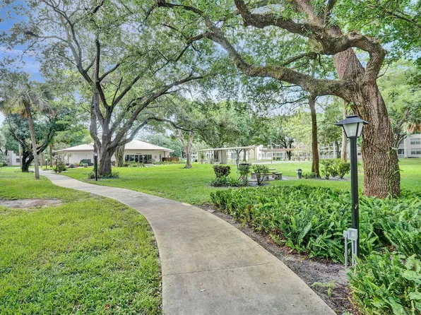 2650 NW 49th Avenue #423, Lauderdale Lakes, FL 33313