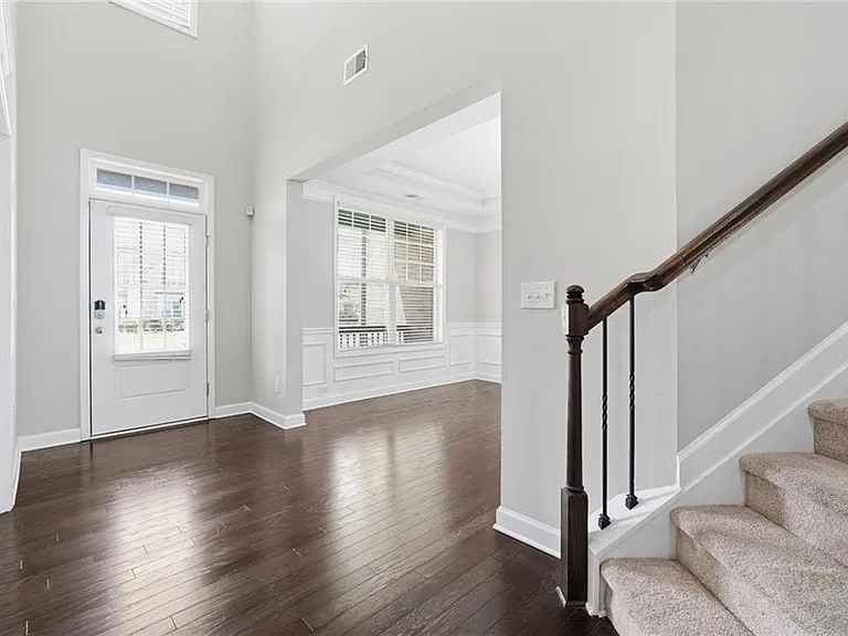 304 Cochin Dr — Photo 7