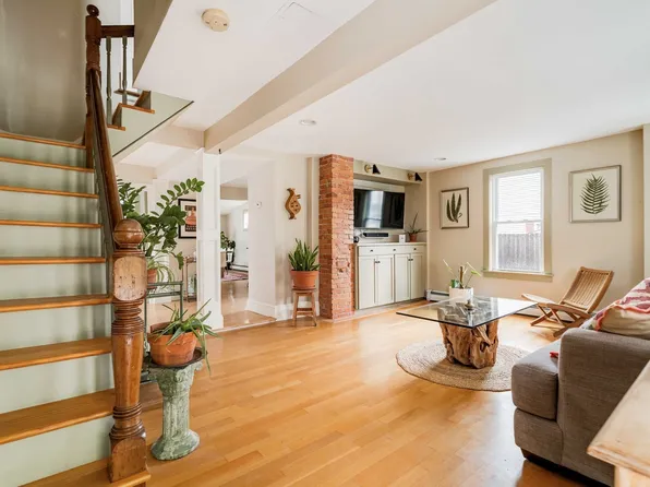11 Byron St, Wakefield, MA 01880