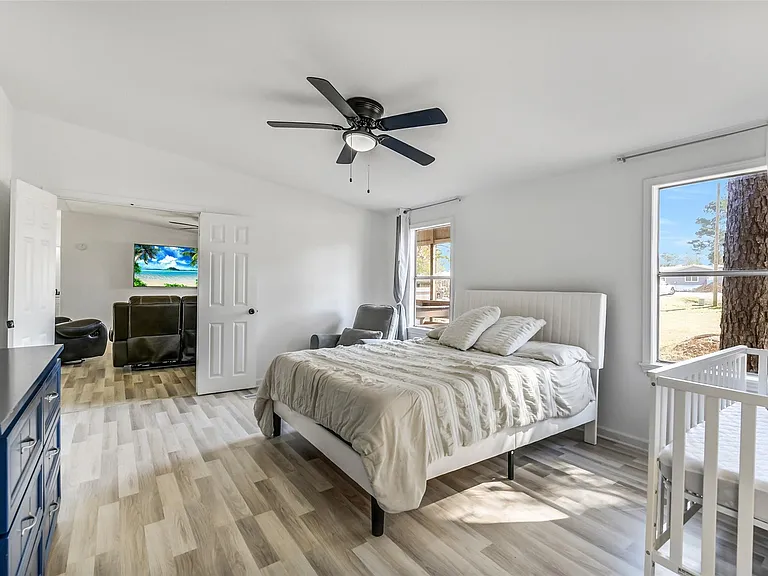 21507 Juliann Alyes — Photo 24