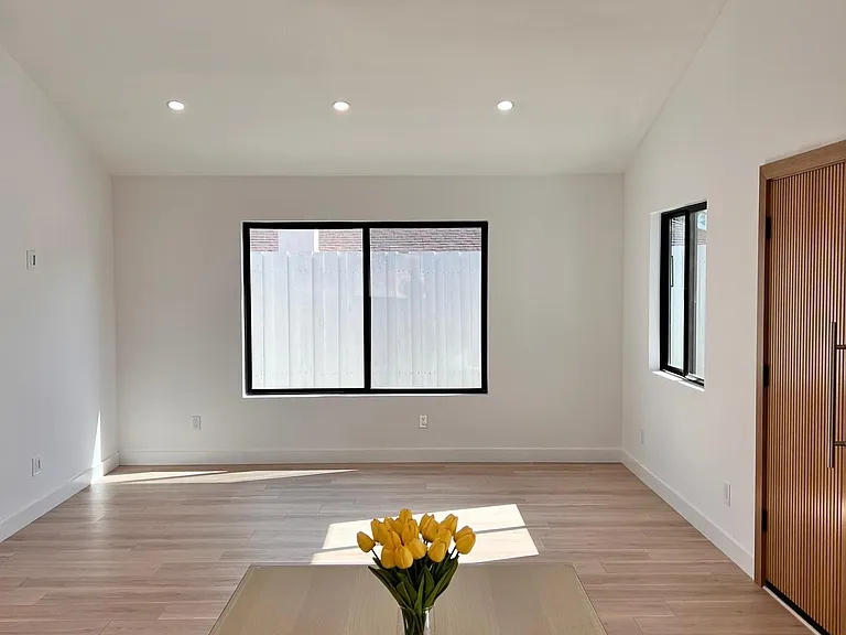 15531 Superior St — Photo 22