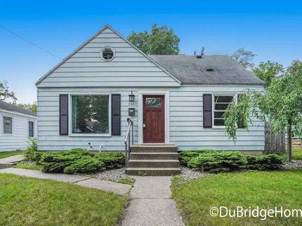 1507 Powers Ave NW, Grand Rapids, MI 49504