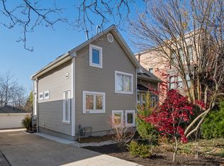 1644 McGovern Ave, Highland Park, IL 60035