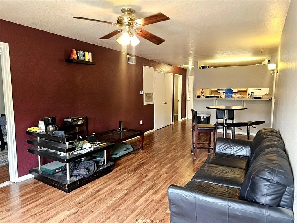 4 bed, 1236 sqft, $400 — Photo 4