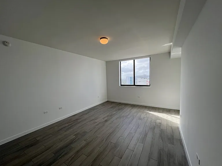 999 SW 1st Ave #2405-1 — Photo 3
