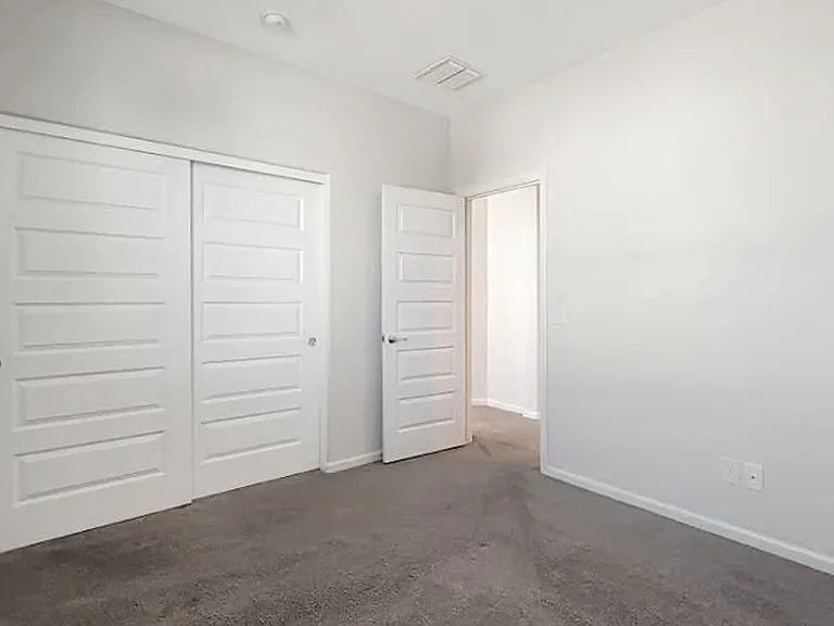 15733 W Polk St — Photo 16
