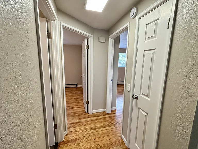 1122 Catalpa Cir #B — Photo 10