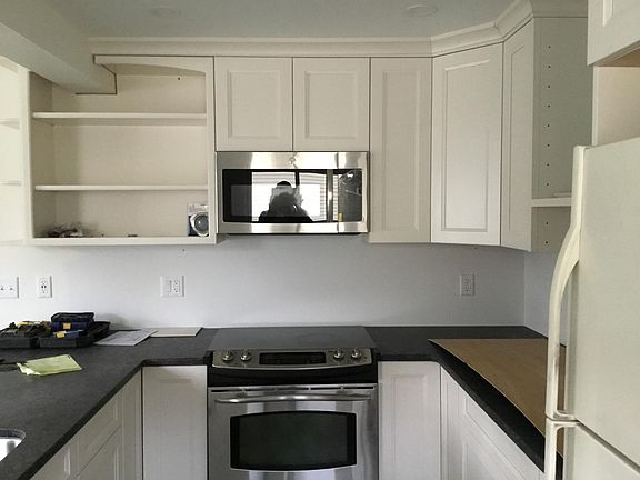 3rd image of 307 Griffen St