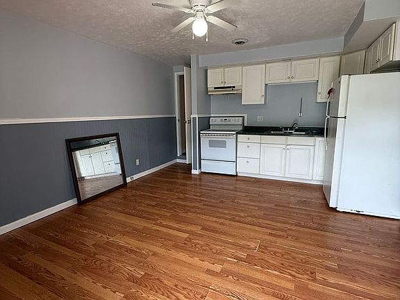 2nd image of 40 Harley Dr #42