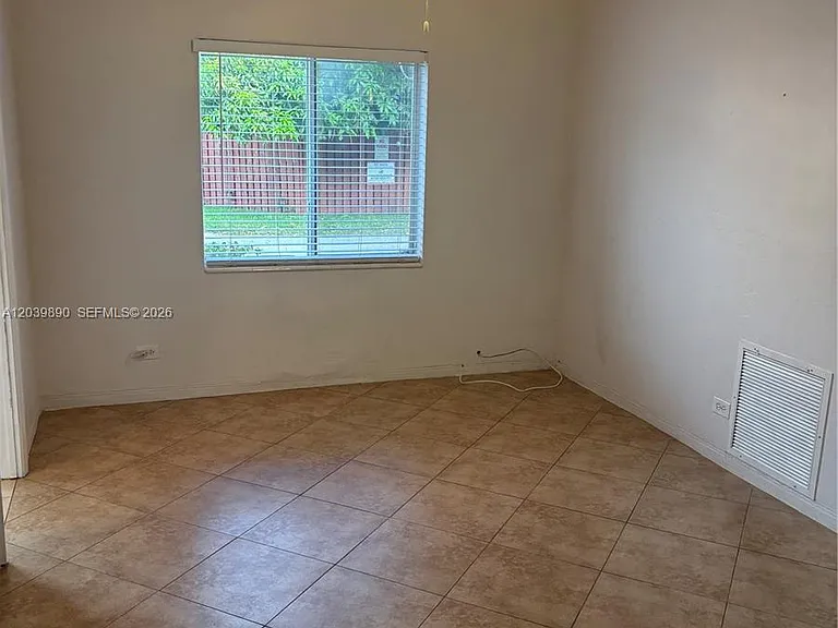 719 NE 16th Ave #719B — Photo 8