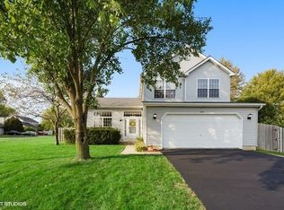 3320 Chestnut Dr, McHenry, IL 60051