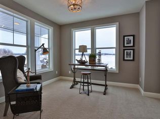 727 Mount Curve Chase, Hudson, WI 54016