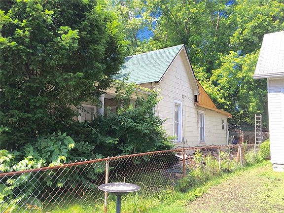 3rd image of 636 Marion Ave