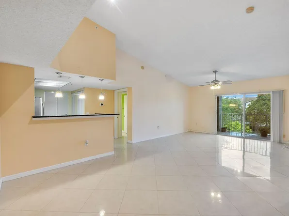 5011 Wiles Road Unit 303, Coconut Creek, FL 33073