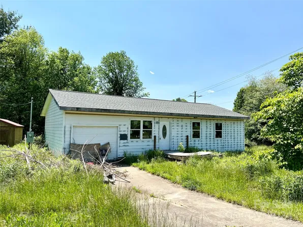 102 Willowbrook Rd, Hendersonville, NC 28792
