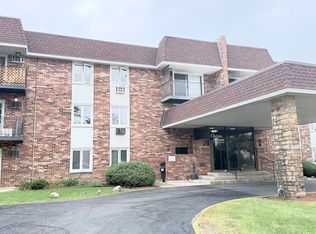 850 S Lorraine Rd APT 1C, Wheaton, IL 60189