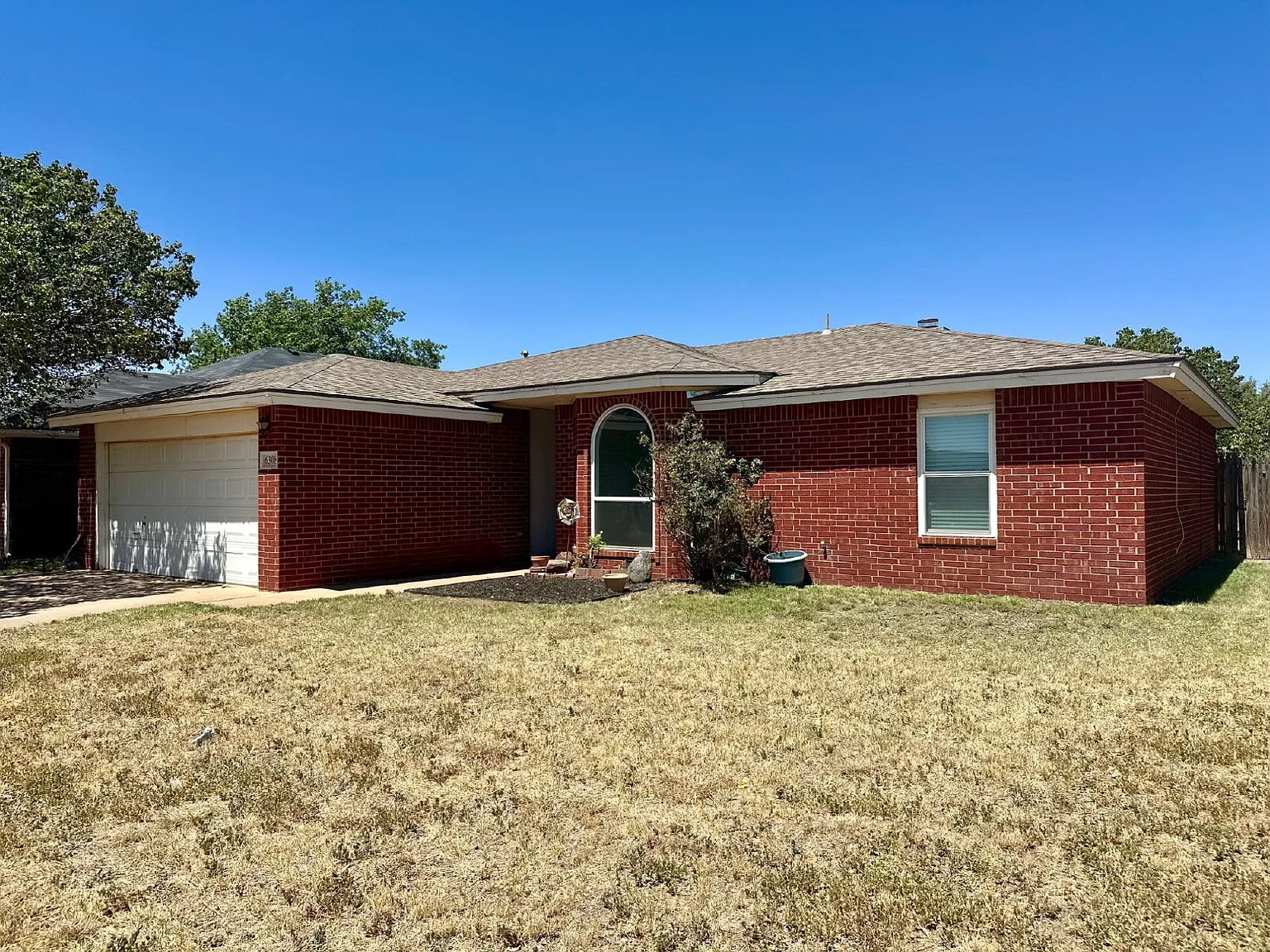 3 bed, 2.0 bath, 1262 sqft, $1,400 — Photo 2