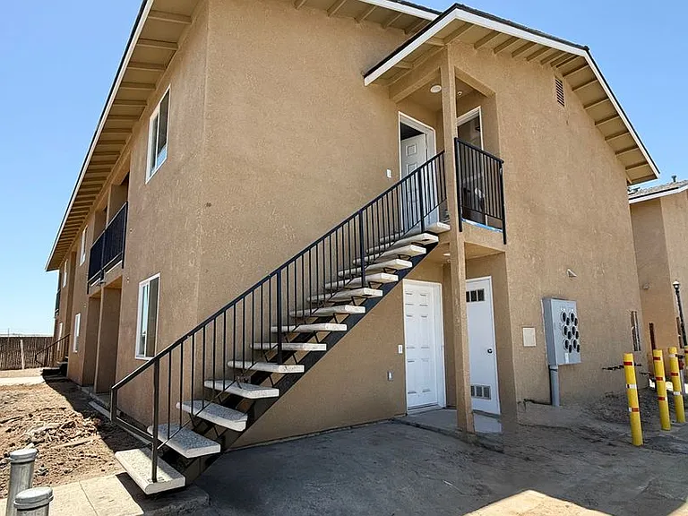 3328 N Marks Ave — Photo 31