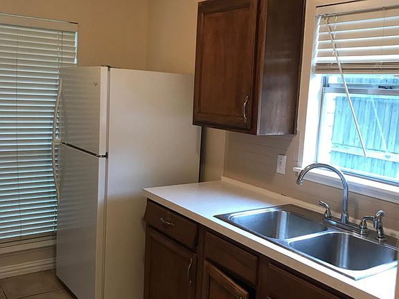 4th image of 1305 Whitehall Dr