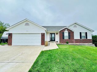 211 Ash Rd, Warrenton, MO 63383