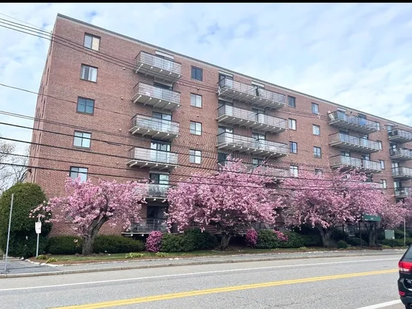 46 Cochituate Rd APT 201, Framingham, MA 01701
