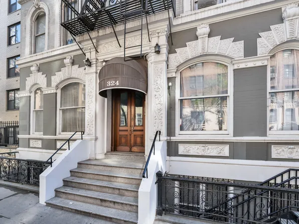 324 East 50th Street 6D image 8 of 8