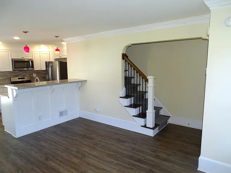 1112 W Maumee St #2 — Photo 6