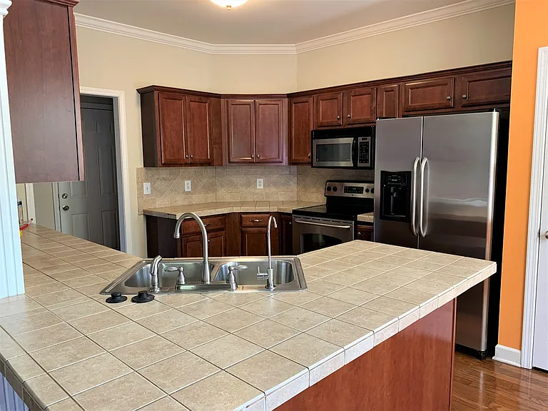 320 Foundry Cir — Photo 7