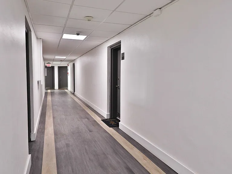 Holme Circle Apartments — Photo 11