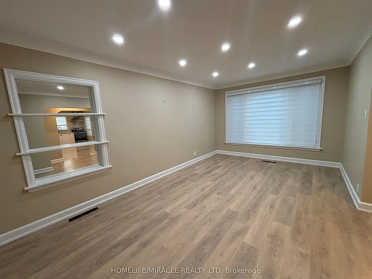 54 Hawman Ave #UPPER FLOOR — Photo 20