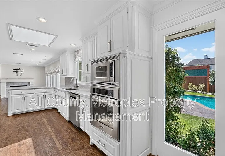 5804 Norway Rd — Photo 9