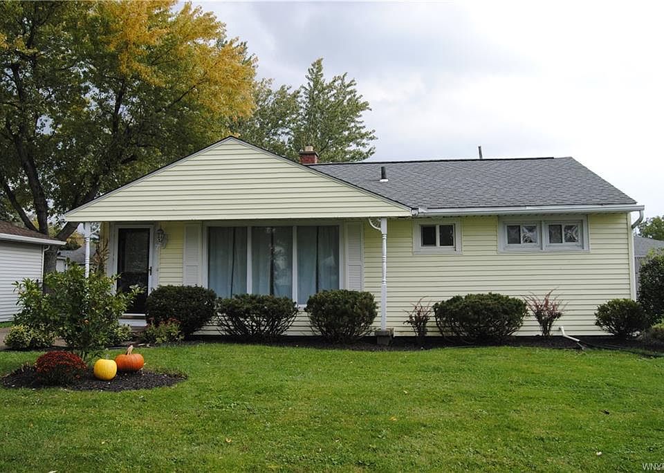 1st image of 7 Conant Dr