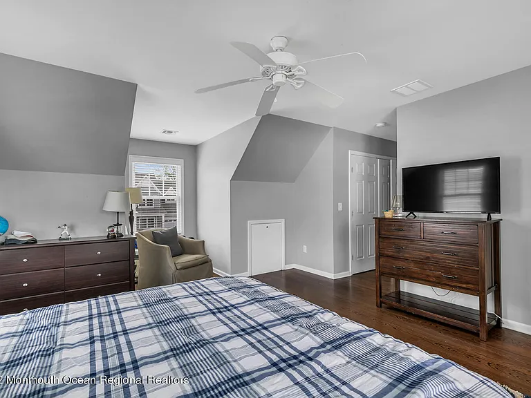 814 Pitney Dr — Photo 15