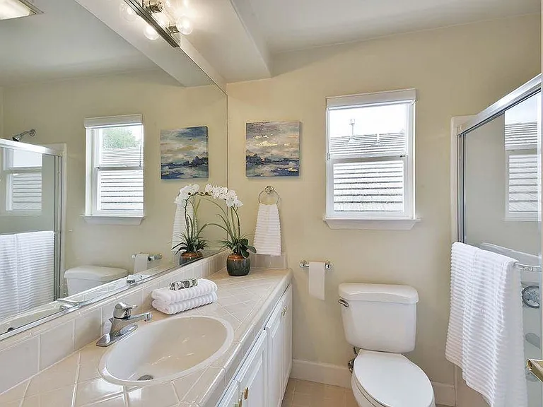 5070 Cochrane Ave — Photo 11
