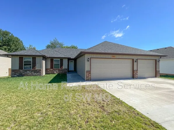 3863 W Linwood St, Springfield, MO 65807