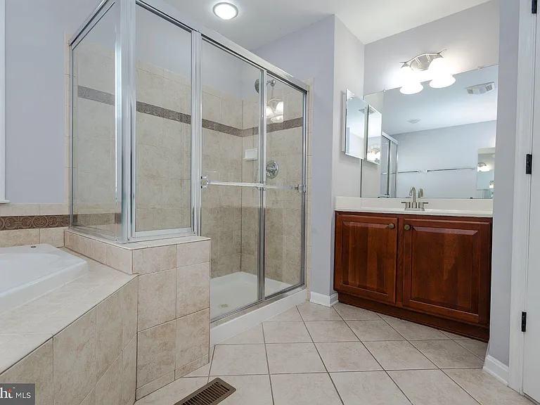 105 Ticonderoga Dr — Photo 20