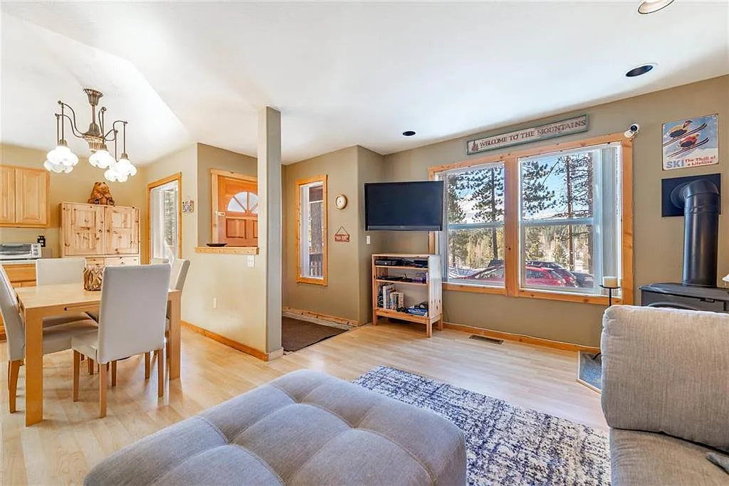 12615 Northwoods Blvd — Photo 4