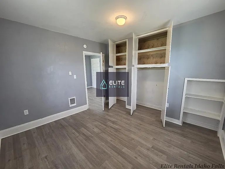 12381 N 15 E — Photo 6